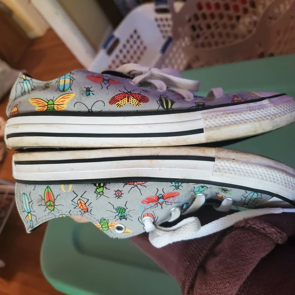Converse Kids Sneakers with Colorful Bug Print - Picture 4 of 7